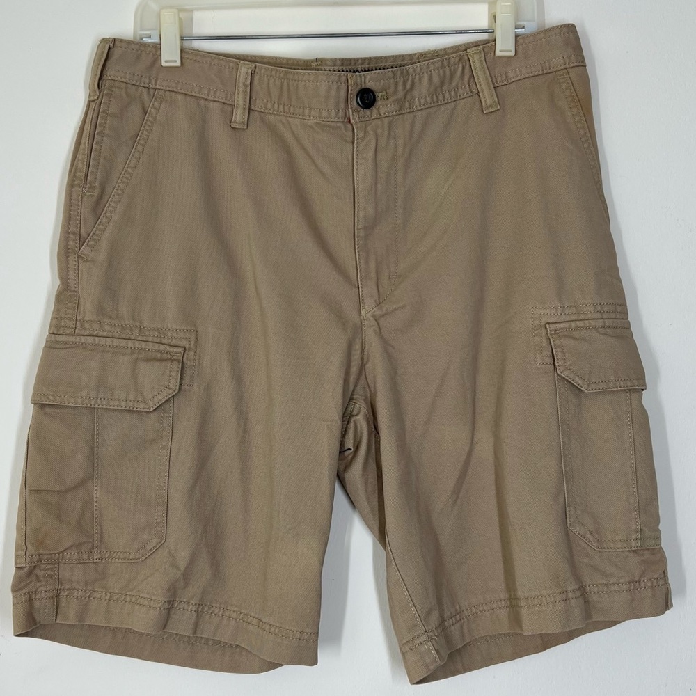 IZOD tan khaki mens cargo shorts EUC